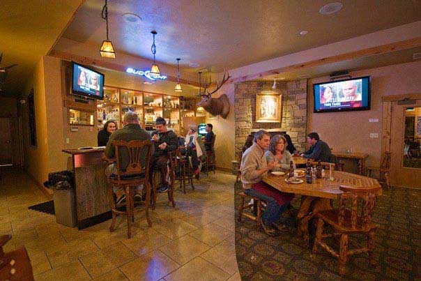 home lounge alpine wyoming hotels