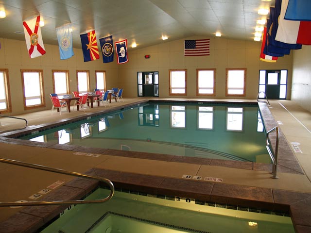Swimming pool snake river resort amenities