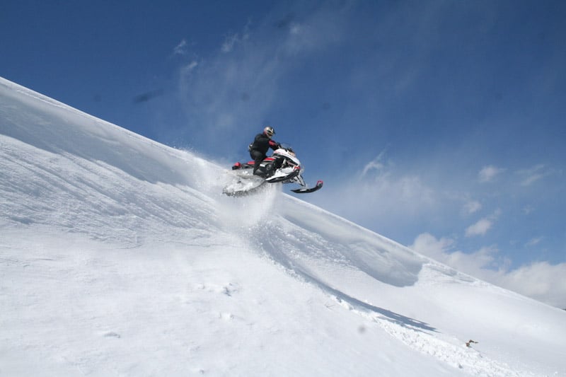 snowmobiling-in-wyoming-jackson