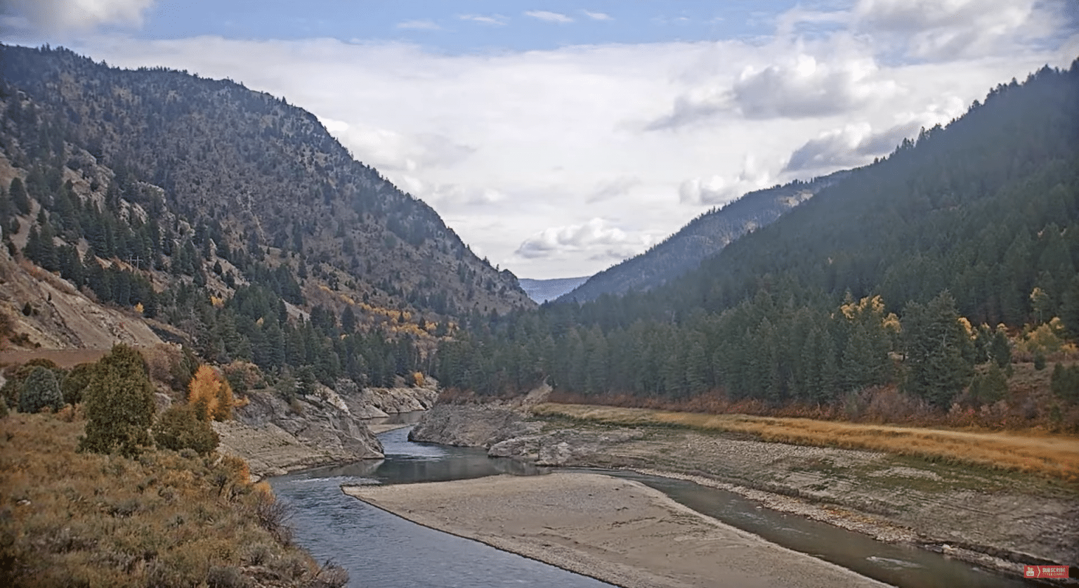 Cabin Rentals Near Jackson Hole Flying Saddle in Alpine, WY